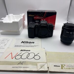 Nikon N6006 35mm SLR w/AF 35-105mm Nikkor zoom lens, clean + Perfect
